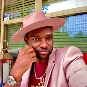 Meet your Posher, Adrian